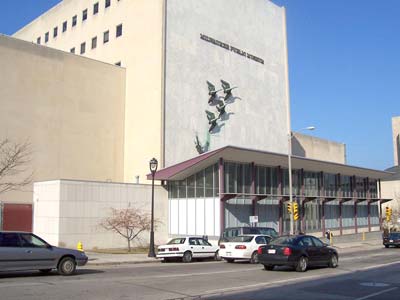 Milwaukee Public Museum, Nunnemacher Arms Collection Exterior
